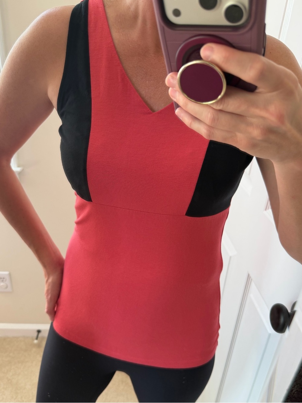 🍂 5/$25 Color-blocked Deep V-neck Sleeveless Top - Raspberry - Picture 2 of 10